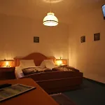 Hubertushof Beim Roemerbad 3* باد كلينكيرشهايم