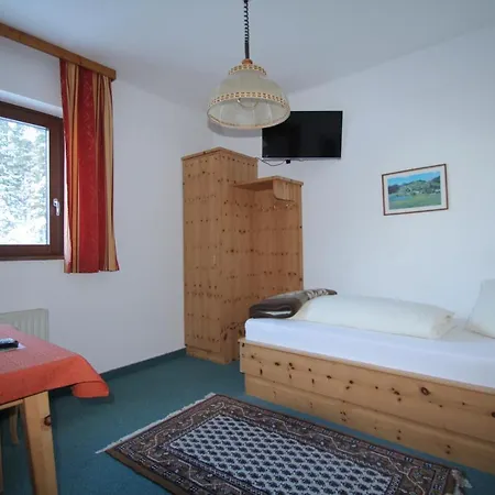 Guest house Hubertushof Beim Roemerbad 3*