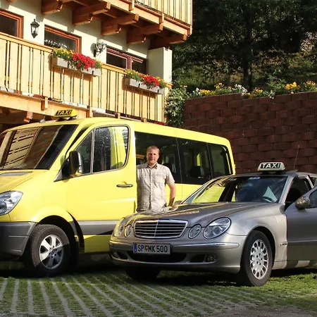 Hubertushof Beim Roemerbad Guest house 3*